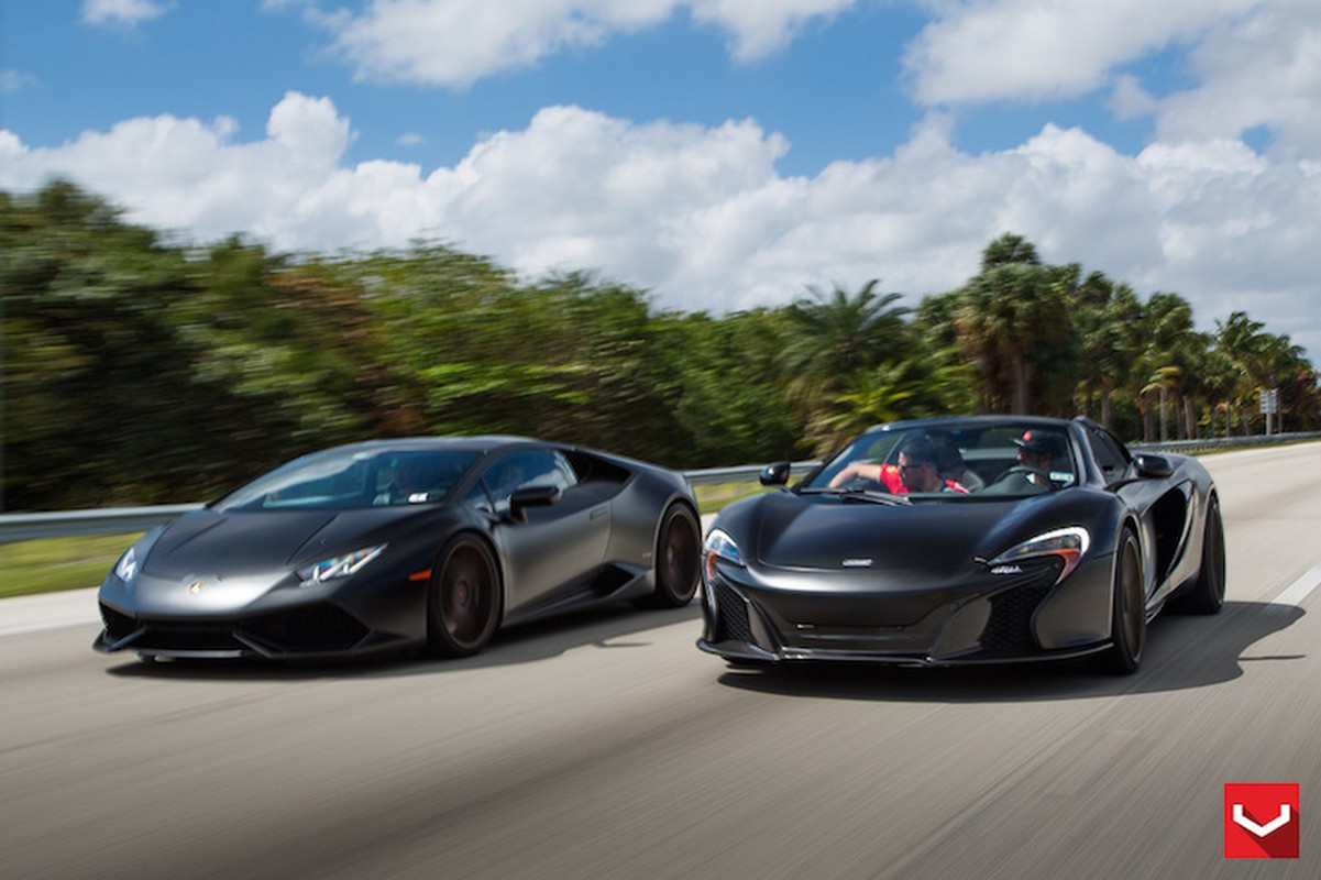 McLaren 650 Spyder &amp; Lamborghini Huracan khong hen ma gap